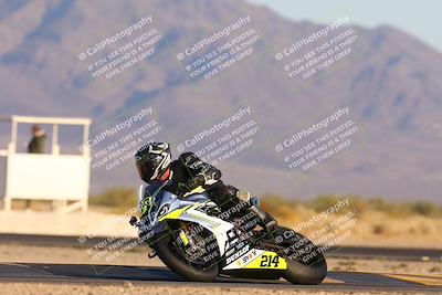 media/Jan-11-2025-CVMA (Sat) [[ddeb3f563a]]/Race 13-Amateur Supersport Open/